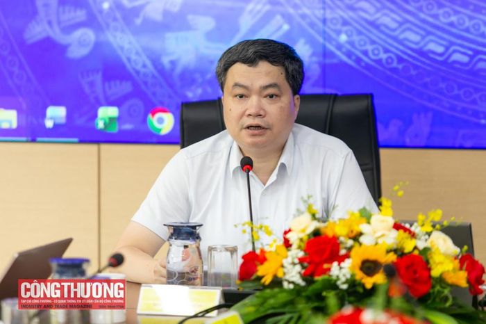 Ông Trần Việt Hòa - Cục trưởng Cục Công nghiệp ghi nhận và tiếp thu đầy đủ ý kiến của các đại biểu tại Hội thảo.