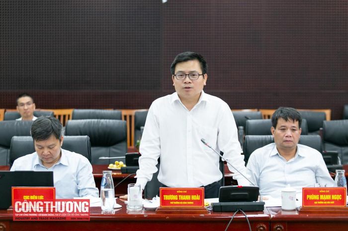Thứ trưởng Bộ Công Thương Trương Thanh Hoài gợi mở cho Đà Nẵng những định hướng phát triển công nghiệp và năng lượng trong thời gian tới.
