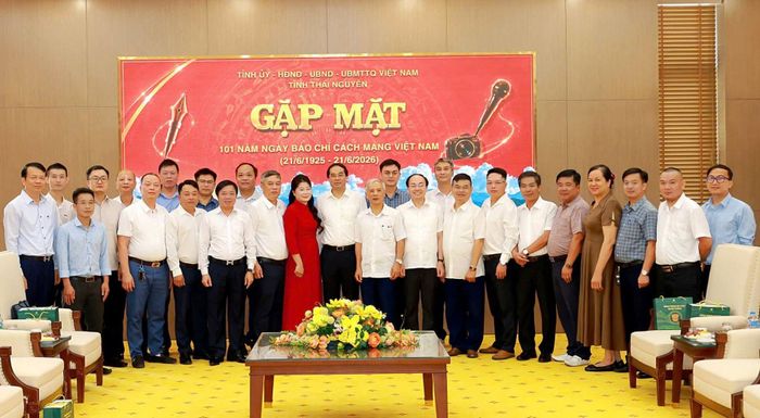Tỉnh Thái Nguyên gặp mặt các cơ quan báo chí thường trú trên địa bàn nhân dịp 101 năm ngày Báo chí cách mạng Việt Nam.