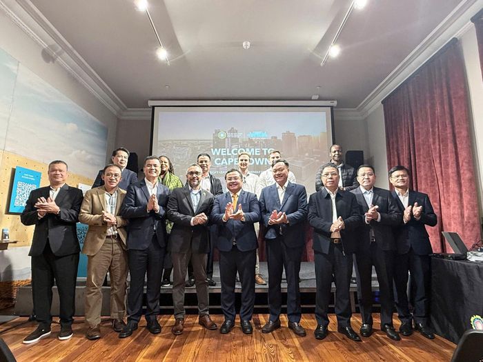 Ngày 24/6/2026, tại Cộng hòa Nam Phi, Tập đoàn Hóa chất Việt Nam đã chính thức ký kết Biên bản Ghi nhớ Hợp tác (MOU) với Hiệp hội Công nghiệp Hóa chất và các ngành liên quan Nam Phi (CAIA)