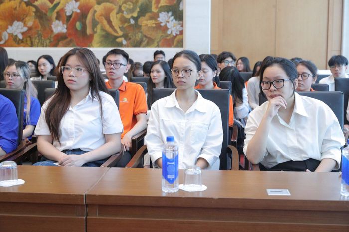 Các đại biểu tham dự Diễn đàn. Ảnh: Hồ Long