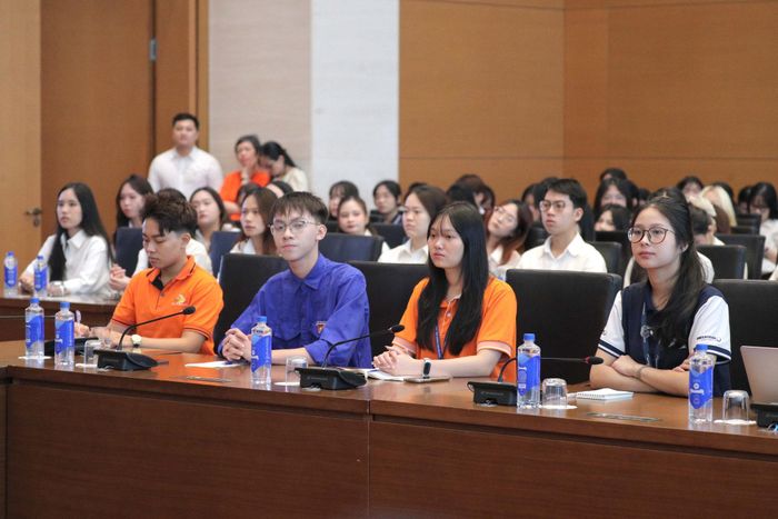 Các đại biểu tham dự Diễn đàn. Ảnh: Hồ Long