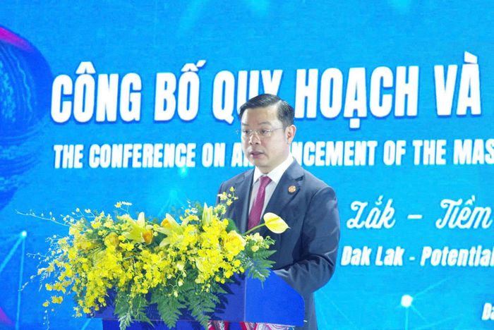 Chủ tịch UBND tỉnh Đắk Lắk Đỗ Hữu Huy phát biểu tại hội nghị