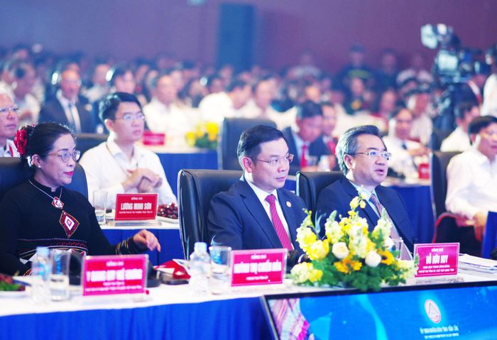 Bí thư Trung ương Đảng, Trưởng Ban Chính sách, Chiến lược Trung ương Nguyễn Thanh Nghị cùng đại biểu tham dự hội nghị