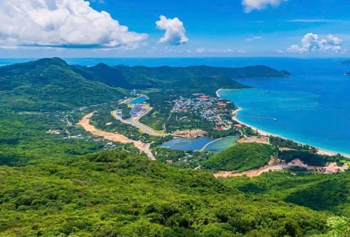 Sở Xây dựng TP. Hồ Chí Minh đề nghị UBND các xã, phường và đặc khu Côn Đảo phối hợp rà soát hiện trạng hệ thống thoát nước. Trong ảnh là đặc khu Côn Đảo