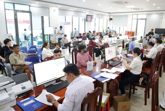 Từ đầu năm đến nay, Trung tâm phục vụ hành chính công phường Cao Lãnh tiếp đón và hỗ trợ hơn 61.000 lượt tổ chức, cá nhân đến làm các TTHC