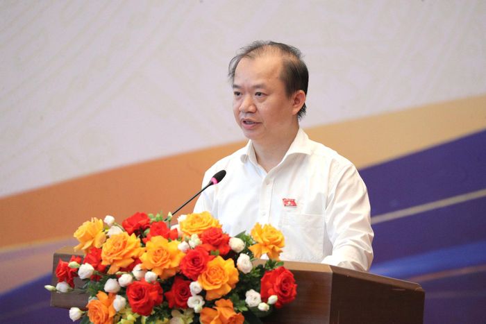 ĐBQH hoạt động chuyên trách tại Ủy ban Văn hóa và Xã hội, PGS.TS Bùi Hoài Sơn nhìn nhận: một nền báo chí nghị trường mạnh là nền báo chí biết lắng nghe nhân dân, biết phát hiện vấn đề, biết đặt câu hỏi chính sách đúng trọng tâm và biết phản ánh nghị trường trên tinh thần khách quan, xây dựng. Ảnh: Hồ Long