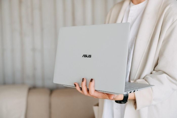 ExpertBook Ultra, laptop AI cho doanh nghiệp là mẫu Copilot+ PC trong dòng ExpertBook. Ảnh: ASUS Việt Nam