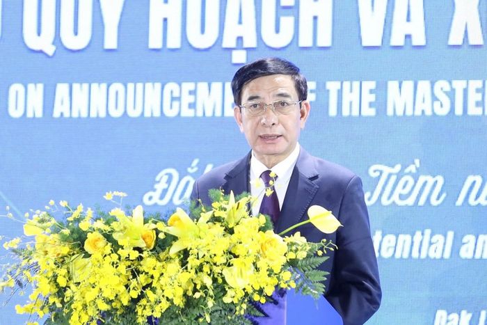 Đại tướng Phan Văn Giang, Ủy viên Bộ Chính trị, Phó Thủ tướng Chính phủ, Bộ trưởng Quốc phòng phát biểu chỉ đạo tại hội nghị. Ảnh: VGP.