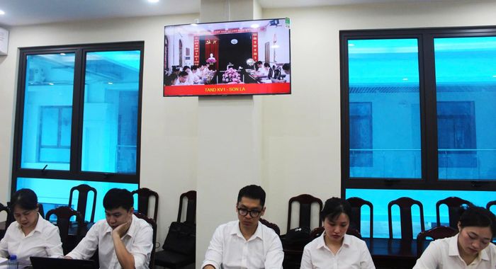 Hội nghị được kết nối trực tuyến đến các điểm cầu Tòa án khu vực.