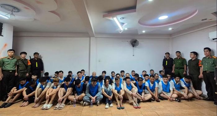 Các đối tượng lừa đảo mang quốc tịch Trung Quốc tại cơ quan Công an