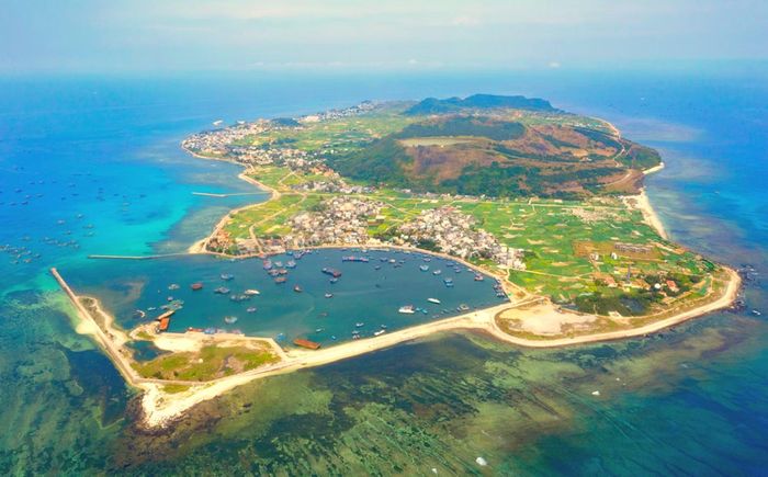  Một góc đặc khu Lý Sơn (đảo Lớn) với khát vọng vươn mình trở thành trung tâm du lịch cả trong nước và quốc tế 