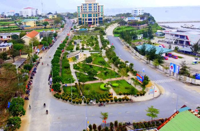  Những năm qua, Lý Sơn đã vươn mình, phát triển với dáng vóc và diện mạo mới, mang lại những thành tựu to lớn ở nhiều lĩnh vực 