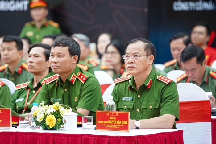 Thứ trưởng Nguyễn Văn Long và các đại biểu dự Lễ mít tinh hưởng ứng Tháng hành động phòng, chống ma túy.