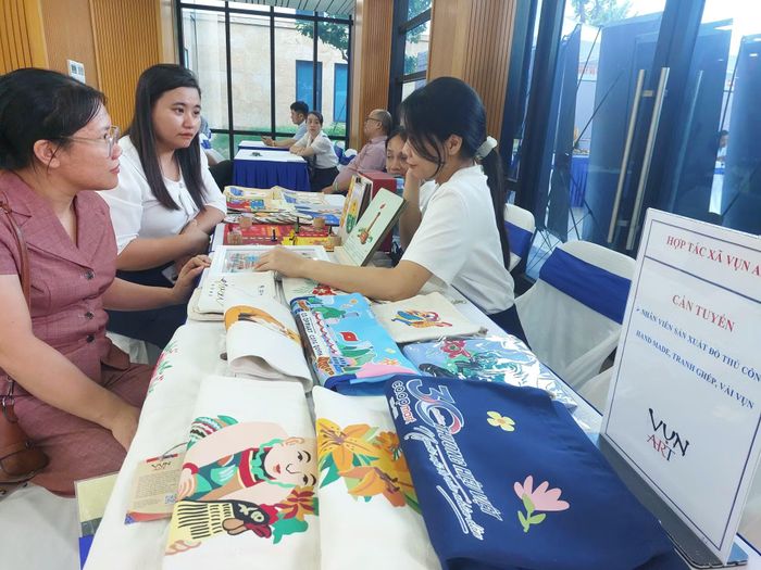 Đã có hơn 20 đơn vị, doanh nghiệp tham gia tại Ngày hội việc làm cho người cao tuổi TP Hà Nội ngày 27/6.