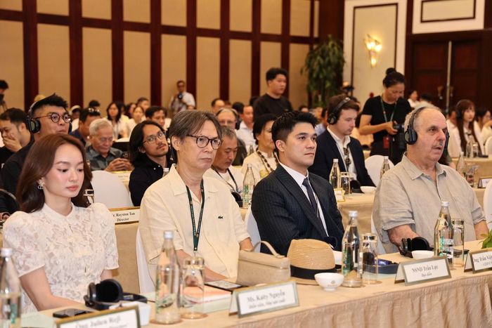 Họp báo thu hút sự tham dự của đông đảo đạo diễn, diễn viên, nhà sản xuất và chuyên gia điện ảnh trong nước, quốc tế.