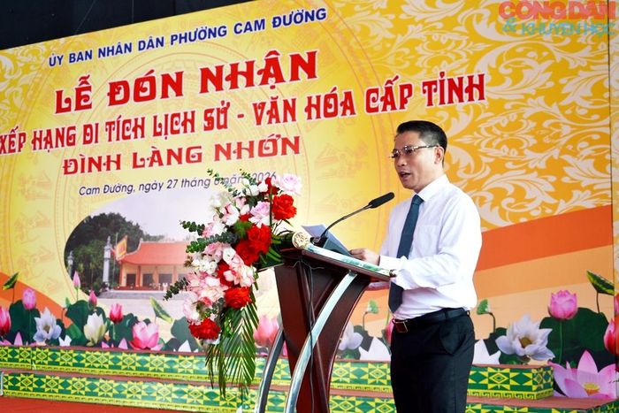 Chủ tịch UBND phường Cam Đường Nguyễn Xuân Nhẫn phát biểu tại buổi lễ. Ảnh: Quốc Hồng