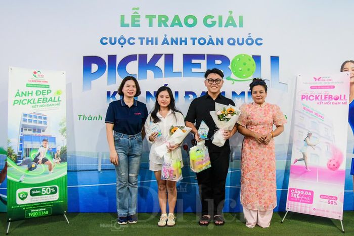 Các tác giả đoạt giải Ấn tượng.