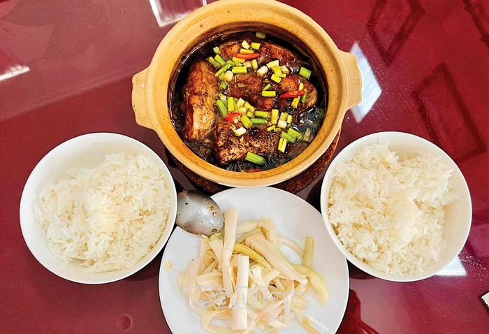Dưa bồn bồn ăn cùng cá kho rất đưa cơm.