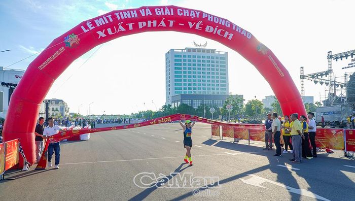 Vận động viên về đích nội dung 3 km dành cho nữ tại Giải chạy phong trào hưởng ứng Tháng hành động phòng, chống ma túy năm 2026.