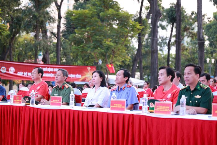 Các đồng chí lãnh đạo và đại biểu tham dự buổi lễ