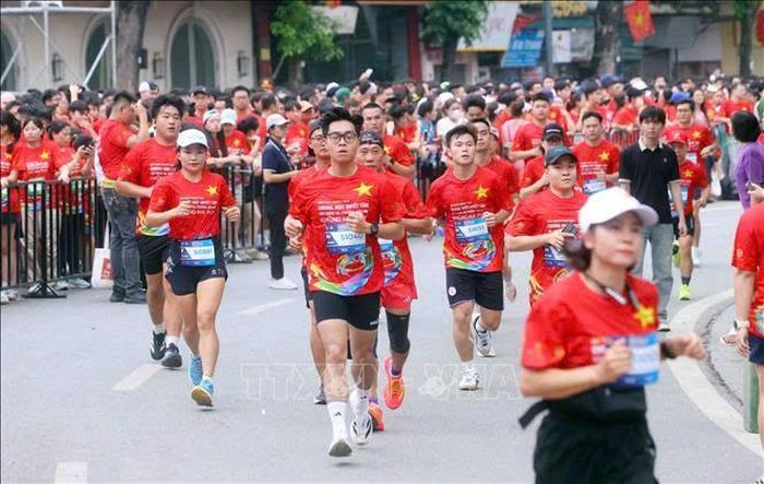 Đông đảo người dân tham gia giải chạy hưởng ứng Tháng hành động phòng, chống ma túy năm 2026 với chủ đề “Chung một quyết tâm xây dựng xã, phường, đặc khu không ma túy”
