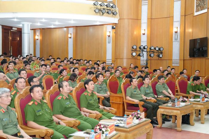 Các đại biểu dự Hội thảo