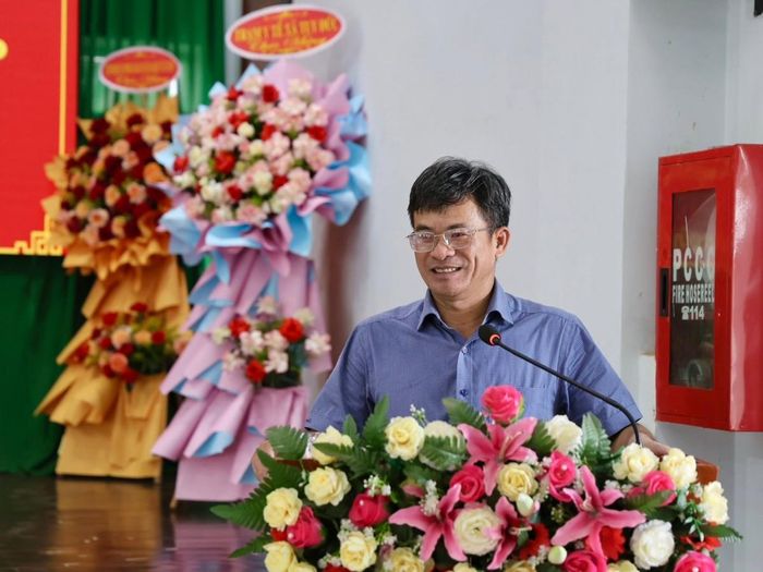 Đồng chí Hồ Xuân Hậu, Tỉnh ủy viên, Bí thư Đảng ủy, Chủ tịch HĐND phường Đông Gia Nghĩa, nguyên Bí thư Huyện ủy Tuy Đức ghi nhận và biểu dương những kết quả mà Đảng bộ, chính quyền và Nhân dân xã Tuy Đức đã đạt được trong năm đầu thực hiện mô hình chính quyền địa phương hai cấp