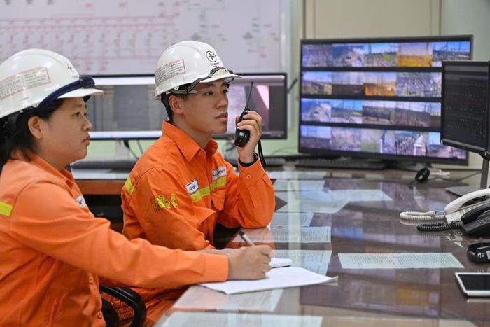 Giá điện áp dụng biểu giá điện sinh hoạt theo thời gian dùng trong ngày sẽ giúp người dân sử dụng điện phù hợp.