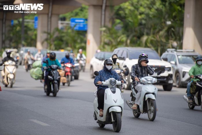 Nhiều người cho biết họ cảm nhận rõ sự thay đổi sau khi mặt đường được hoàn trả đồng bộ.