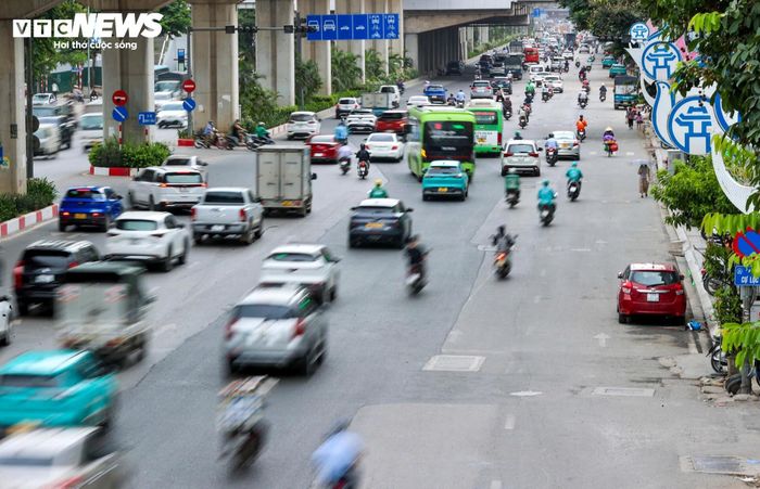 Sau hơn 3 tháng thi công dự án chống ngập, đường Nguyễn Trãi đã được hoàn trả mặt bằng, thảm nhựa mới, giúp giao thông thông suốt và giảm ùn tắc kéo dài.
