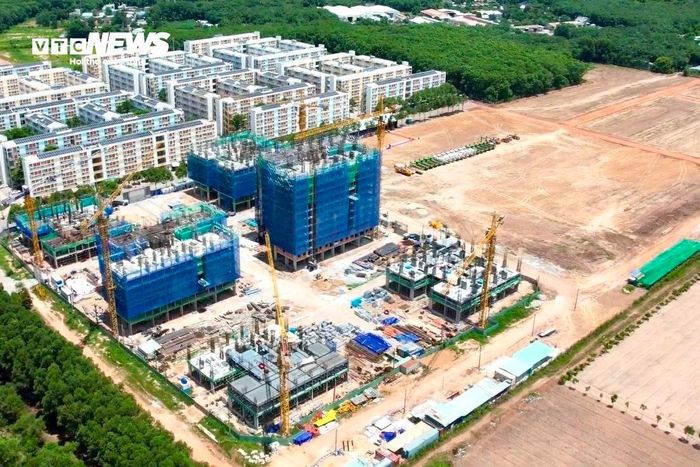 Đây được xem là mức giá hiếm thấy tại TP.HCM trong nhiều năm qua, khi mặt bằng giá nhà liên tục tăng cao. Hiện nay, ngay cả nhiều dự án nhà ở xã hội cũng đã có giá khoảng 25-30 triệu đồng/m², trong khi căn hộ thương mại dưới 2 tỷ đồng gần như không còn xuất hiện tại khu vực trung tâm và vùng ven.