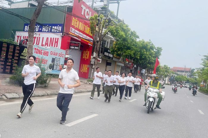 Giải chạy phong trào "Chung một quyết tâm xây dựng xã, phường không ma túy" xã Đan Phượng. Ảnh: Thành Dân