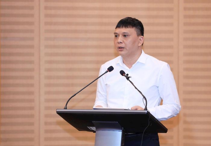 Giám đốc Sở Nội vụ Hà Nội Nguyễn Minh Long phát biểu. Ảnh: Viết Thành