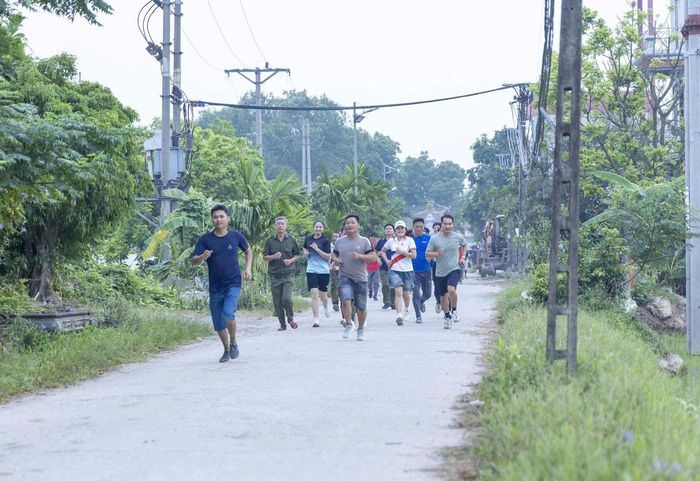 Đông đảo vận động viên tham gia giải chạy. Ảnh: Cao Hồng
