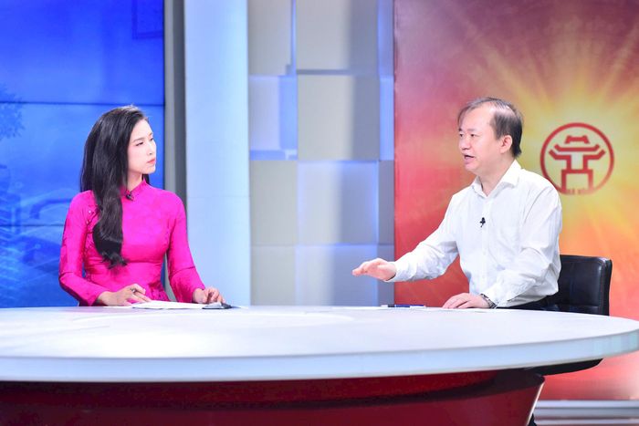 PGS.TS Bùi Hoài Sơn, Ủy viên chuyên trách Ủy ban Văn hóa và Xã hội của Quốc hội trao đổi tại Chương trình. Ảnh: Phan Anh