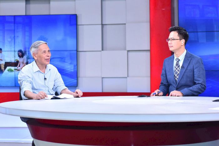 Ông Nguyễn Minh Giao, đại diện gia đình tiêu biểu Thủ đô được thành phố Hà Nội trao đổi tại Chương trình. Ảnh: Phan Anh