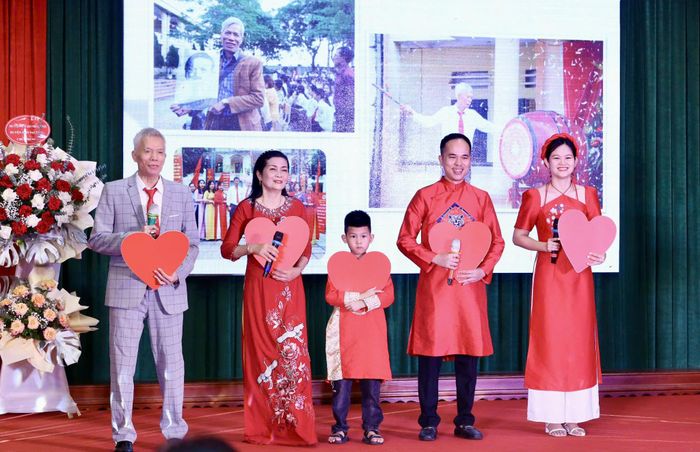 Các thành viên trong gia đình cần chia sẻ, thấu hiểu lẫn nhau. Ảnh: Duy Khánh