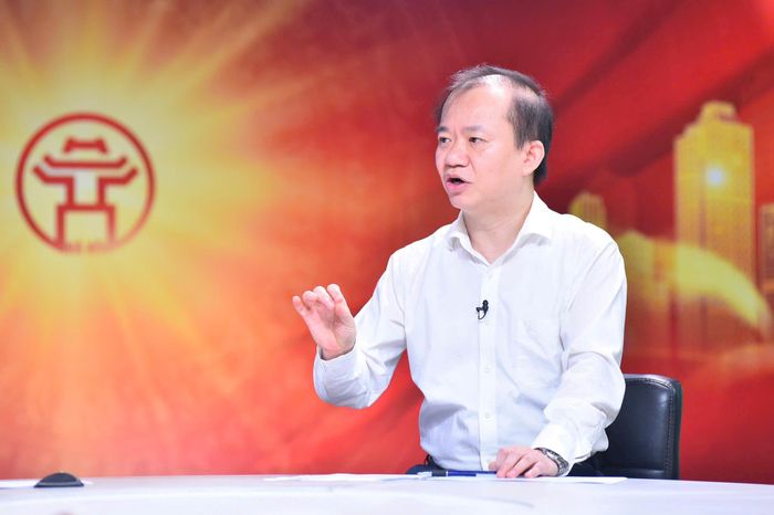 PGS.TS Bùi Hoài Sơn, Ủy viên chuyên trách Ủy ban Văn hóa và Xã hội của Quốc hội trao đổi tại Chương trình. Ảnh: Phan Anh