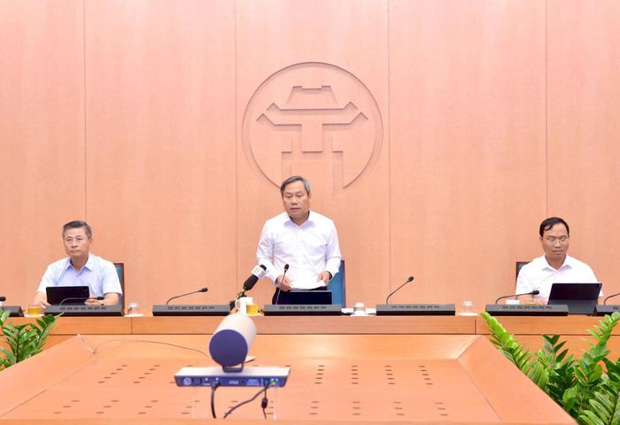 Ủy viên Trung ương Đảng, Phó Bí thư Thành ủy, Chủ tịch UBND thành phố Vũ Đại Thắng phát biểu. Ảnh: Viết Thành