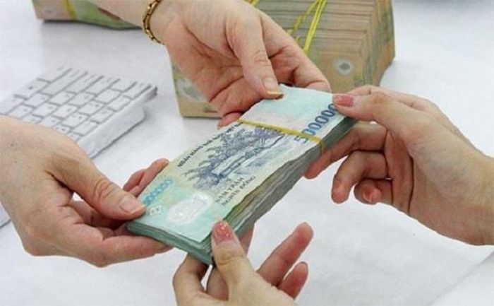 Người mượn tiền sẽ gặp phải vận xui, luôn thiếu thốn, trong khi người cho vay sẽ bị phân tán tài lộc và tiền bạc cứ thế trôi đi, không giữ được gì.