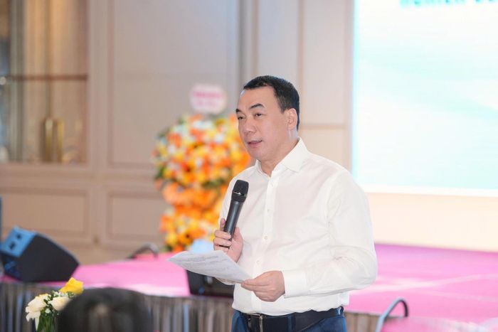 TS. Nguyễn Ngô Quang, Cục trưởng Cục Khoa học Công nghệ và Đào tạo báo cáo tổng kết hoạt động nghiên cứu phát triển sản phẩm mới lĩnh vực y tế.