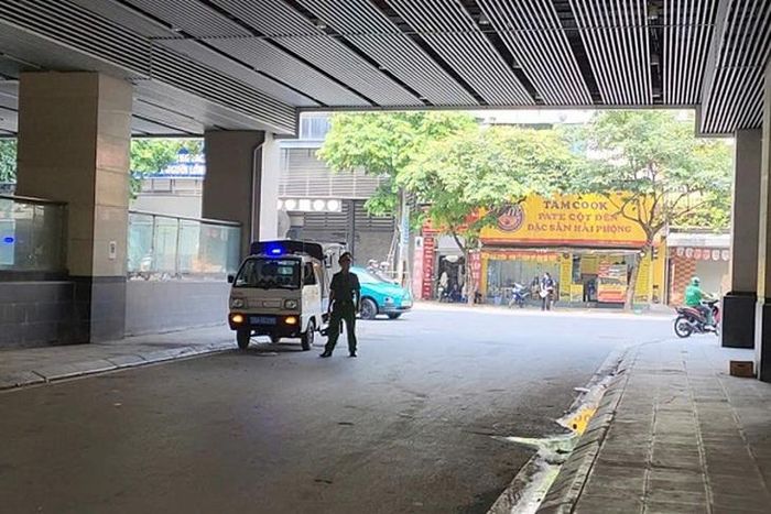 Hình ảnh vỉa hè thông thoáng tại ngõ 167 Hào Nam. Ảnh: VA.
