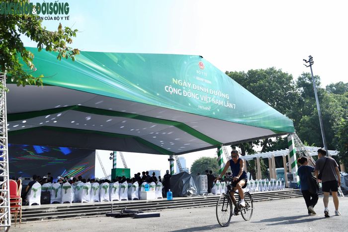 Việc lựa chọn Công viên Thống Nhất làm địa điểm tổ chức giúp người dân dễ dàng tiếp cận, tham gia các hoạt động của ngày hội trong không gian xanh, rộng rãi.