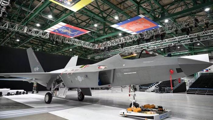 Vào tháng 5/2026, Chủ tịch KAI - ông Kim Jong-chul tuyên bố tổng số lượng máy bay chiến đấu KF-21 đang trong quá trình đàm phán xuất khẩu đã vượt quá 200 chiếc, trong đó Philippines cùng với Indonesia, Malaysia và Ba Lan là những khách hàng ưu tiên.