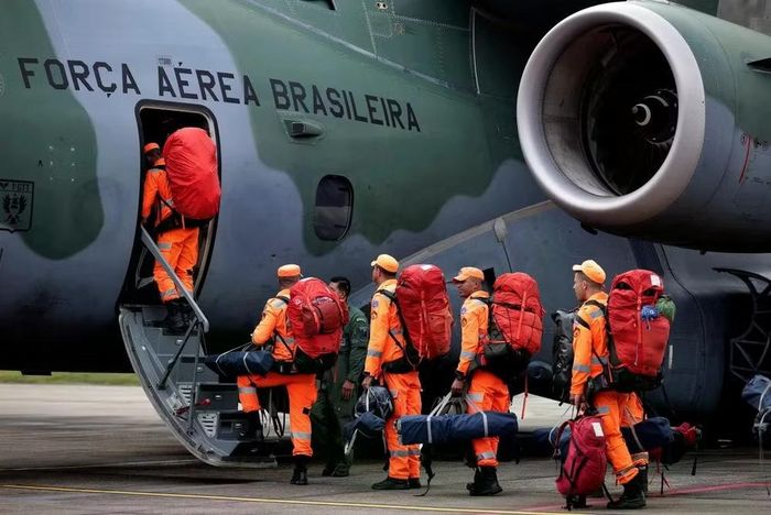 Lực lượng cứu hộ từ Brazil lên đến trợ giúp người dân Venezuela