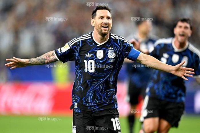  Messi cùng đồng đội thẳng tiến vào vòng knock out đầu tiên của World Cup gặp đối thủ yếu Cape Verde. Ảnh: EPA. 