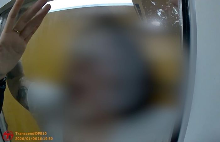  Một nữ tù nhân tại Trại giam nữ Cheongju gây rối bên trong một phòng giam bảo vệ. Ảnh: Bộ Tư pháp Hàn Quốc. 