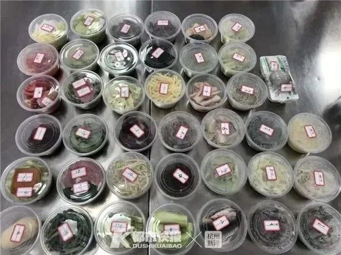  Thí nghiệm với 30 món ăn gia đình của Viện Kiểm nghiệm Thực phẩm Ninh Ba. Ảnh: Cục Giám sát Thị trường Thành phố Ninh Ba. 
