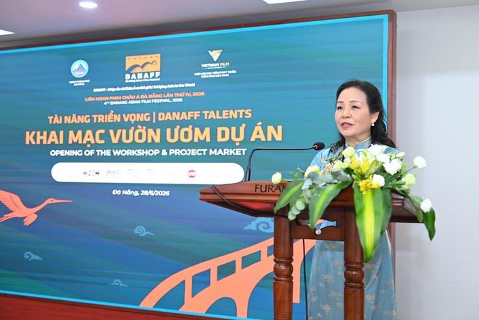 TS Ngô Phương Lan, Chủ tịch Hiệp hội Xúc tiến phát triển Điện ảnh Việt Nam, Đồng Trưởng Ban tổ chức, Giám đốc DANAFF IV phát biểu tại lễ khai mạc